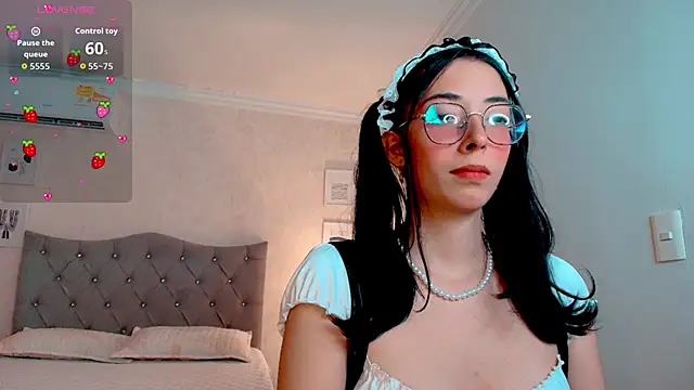 Snapshot of brooklove_doll chatting on 09.16.25 brooklove doll online show from 09.16.25