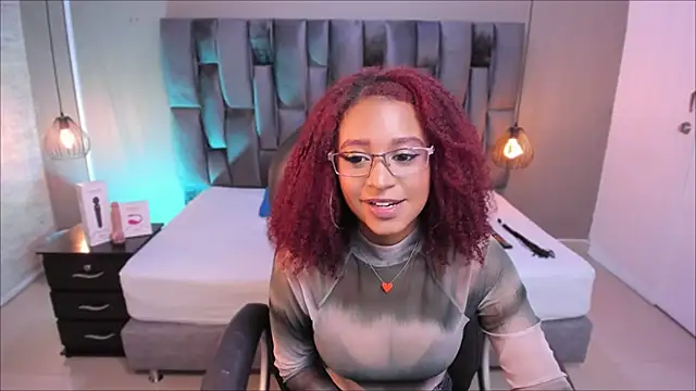 Snapshot of Lorena_Vieira_ chatting on 01.23.25 Lorena Vieira  online show from 01.23.25