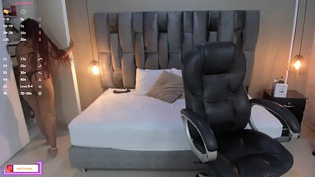 Snapshot of Lorena_Vieira_ chatting on 03.10.25 Lorena Vieira  online show from 03.10.25