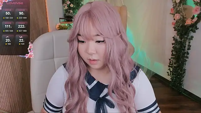 Snapshot of mei_honey_ chatting on 12.15.24 mei honey  online show from 12.15.24