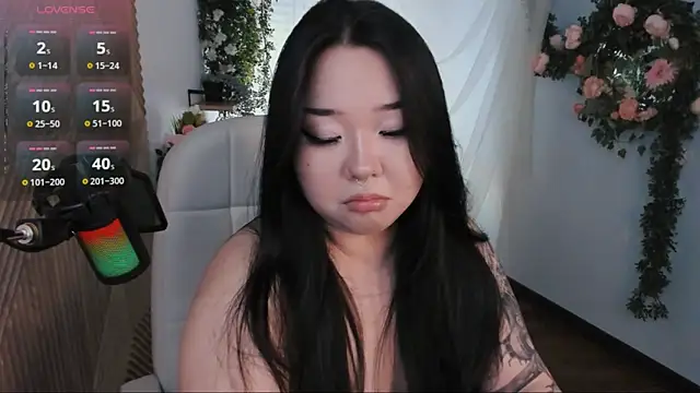 Snapshot of mei_honey_ chatting on 03.13.25 mei honey  online show from 03.13.25