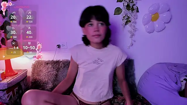 Snapshot of fernanda_indie chatting on 11.15.25 fernanda indie online show from 11.15.25