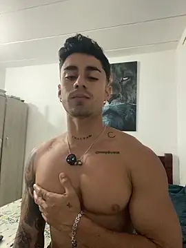 Snapshot of Danifornari chatting on 11.01.25 Danifornari online show from 11.01.25