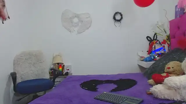 Snapshot of AlexaFontana chatting on 03.05.25 AlexaFontana online show from 03.05.25