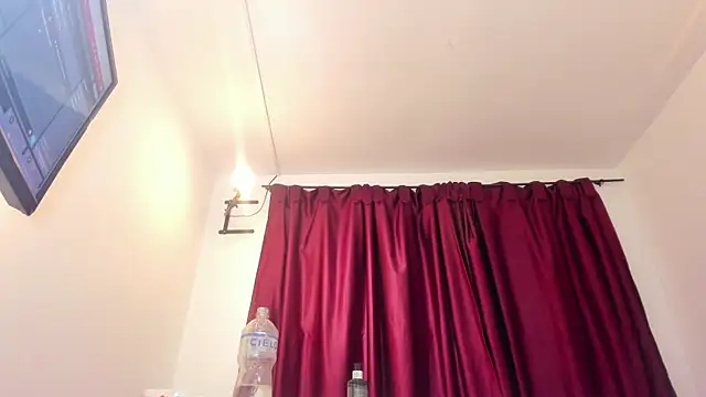 Snapshot of _Caroliina chatting on 12.28.24 Caroliina online show from 12.28.24