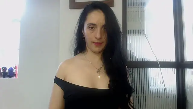 Snapshot of amellie_ros chatting on 10.26.25 amellie ros online show from 10.26.25