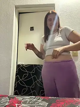 Snapshot of Constanzahud chatting on 09.23.25 Constanzahud online show from 09.23.25