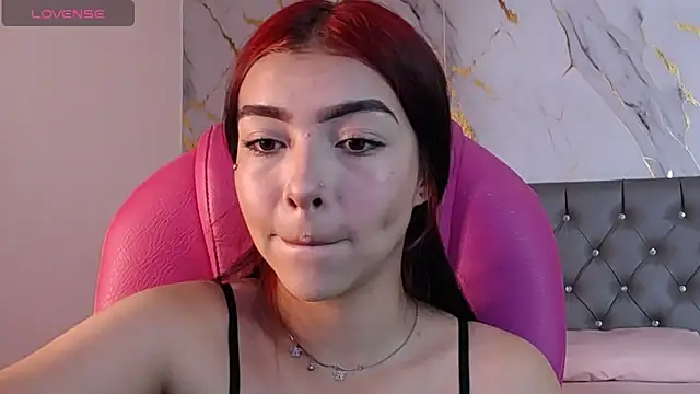 Snapshot of pettit_courtny chatting on 02.10.25 pettit courtny online show from 02.10.25