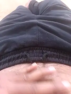 Snapshot of Bangaloreboy021 chatting on 02.28.25 Bangaloreboy021 online show from 02.28.25