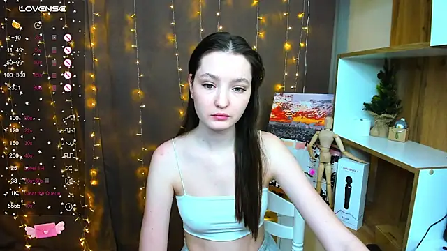 Snapshot of Fairyy_Moon chatting on 12.15.24 Fairyy Moon online show from 12.15.24