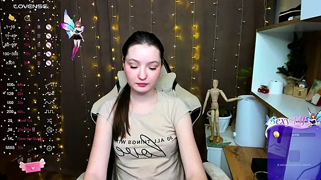 Snapshot of Fairyy_Moon chatting on 12.26.24 Fairyy Moon online show from 12.26.24