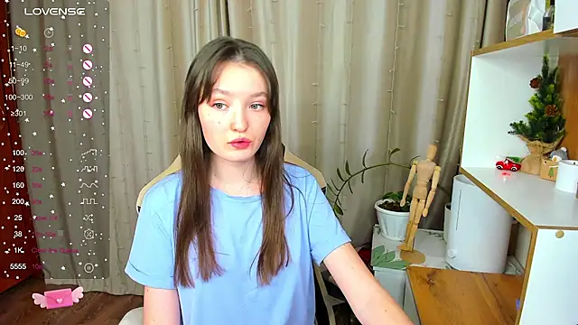 Snapshot of Fairyy_Moon chatting on 01.15.25 Fairyy Moon online show from 01.15.25