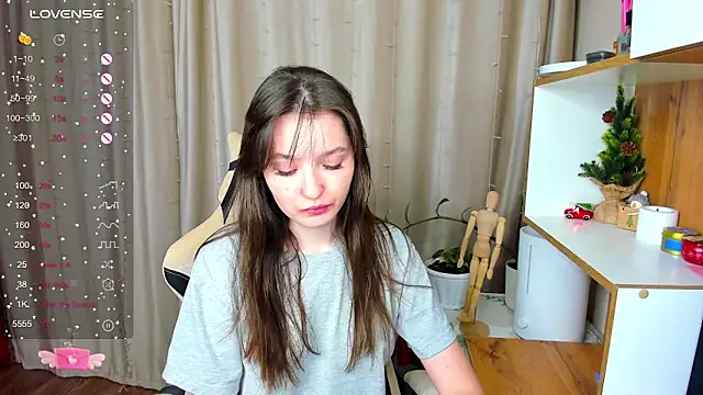 Snapshot of Fairyy_Moon chatting on 01.17.25 Fairyy Moon online show from 01.17.25