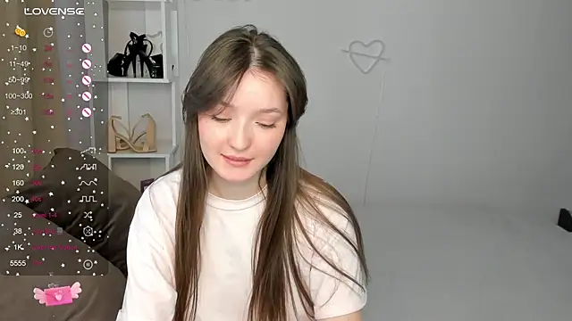 Snapshot of Fairyy_Moon chatting on 10.08.25 Fairyy Moon online show from 10.08.25