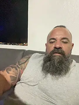 Snapshot of charlesVidal chatting on 03.10.25 charlesVidal online show from 03.10.25