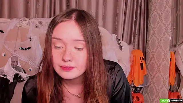 MiriaamWhite online show from 10.19.25