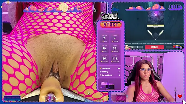 Snapshot of Sara-Hill chatting on 01.10.25 Sara-Hill online show from 01.10.25