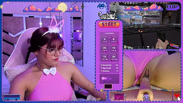 Snapshot of Sara-Hill chatting on 03.11.25 Sara-Hill online show from 03.11.25