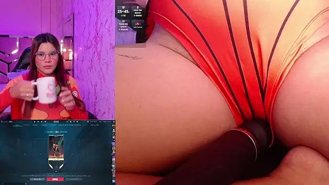 Snapshot of Sara-Hill chatting on 10.11.25 Sara-Hill online show from 10.11.25