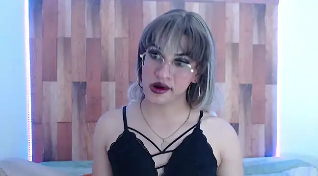 Snapshot of Raven_Whisper chatting on 01.02.25 Raven Whisper online show from 01.02.25