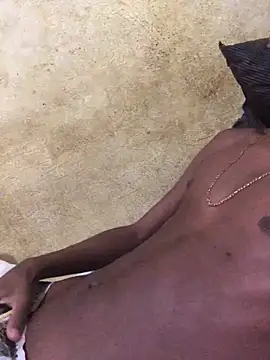 Snapshot of novinhoRJsafado chatting on 12.31.24 novinhoRJsafado online show from 12.31.24