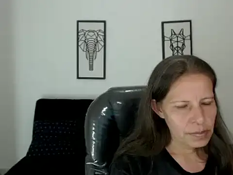 Snapshot of Milf_karlye chatting on 01.03.25 Milf karlye online show from 01.03.25