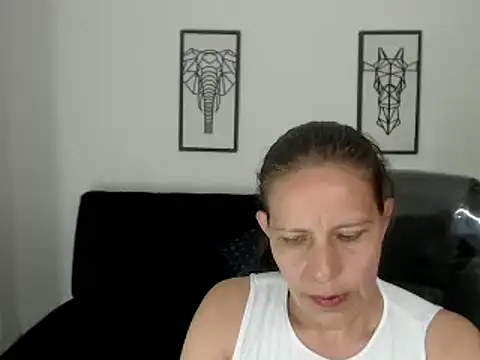Snapshot of Milf_karlye chatting on 01.18.25 Milf karlye online show from 01.18.25