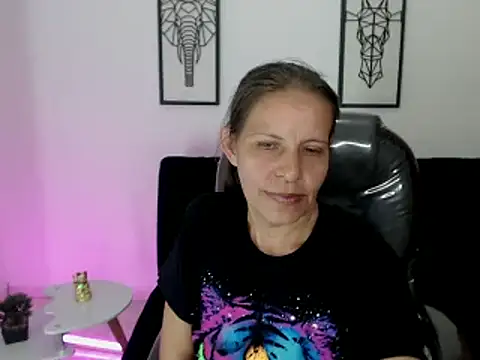 Snapshot of Milf_karlye chatting on 02.07.25 Milf karlye online show from 02.07.25
