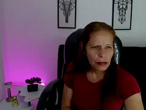 Snapshot of Milf_karlye chatting on 02.14.25 Milf karlye online show from 02.14.25