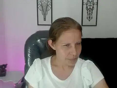 Snapshot of Milf_karlye chatting on 02.18.25 Milf karlye online show from 02.18.25