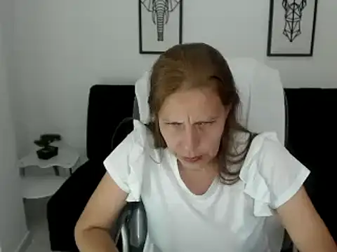 Snapshot of Milf_karlye chatting on 03.02.25 Milf karlye online show from 03.02.25
