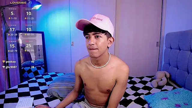 Snapshot of teobowny_ chatting on 01.24.25 teobowny online show from 01.24.25