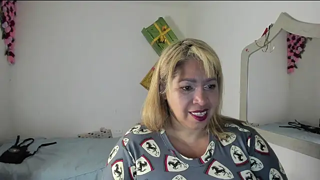 Snapshot of anubys_godes chatting on 12.19.24 anubys godes online show from 12.19.24