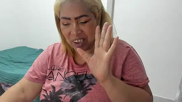 Snapshot of anubys_godes chatting on 01.18.25 anubys godes online show from 01.18.25