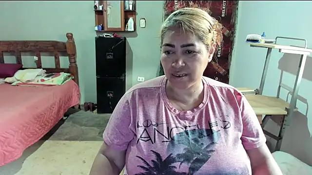 Snapshot of anubys_godes chatting on 02.28.25 anubys godes online show from 02.28.25