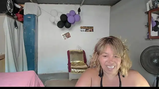 Snapshot of anubys_godes chatting on 09.28.25 anubys godes online show from 09.28.25