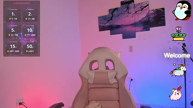 Snapshot of odelei chatting on 02.14.25 odelei online show from 02.14.25