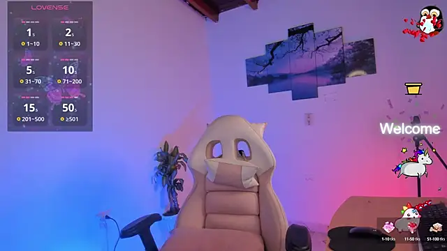 Snapshot of odelei chatting on 03.17.25 odelei online show from 03.17.25