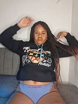 Snapshot of DANIELA_MICHEL chatting on 12.20.24 DANIELA MICHEL online show from 12.20.24