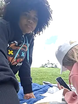 Snapshot of DANIELA_MICHEL chatting on 01.28.25 DANIELA MICHEL online show from 01.28.25