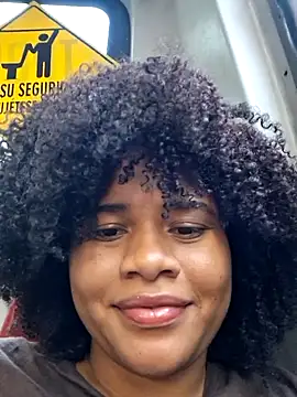 Snapshot of DANIELA_MICHEL chatting on 02.01.25 DANIELA MICHEL online show from 02.01.25