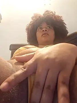 Snapshot of DANIELA_MICHEL chatting on 11.12.25 DANIELA MICHEL online show from 11.12.25