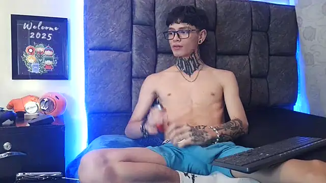 Snapshot of Dan_brownn chatting on 01.17.25 Dan brownn online show from 01.17.25