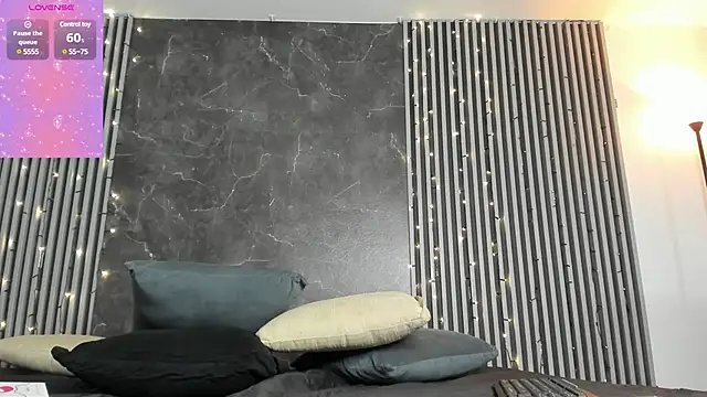 Snapshot of Duriel_ chatting on 12.31.24 Duriel  online show from 12.31.24