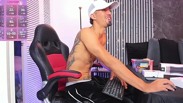 Snapshot of Duriel_ chatting on 01.11.25 Duriel  online show from 01.11.25