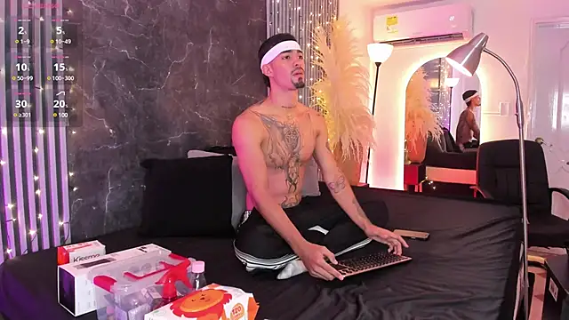 Snapshot of Duriel_ chatting on 01.18.25 Duriel  online show from 01.18.25