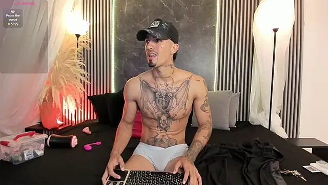 Snapshot of Duriel_ chatting on 02.09.25 Duriel  online show from 02.09.25