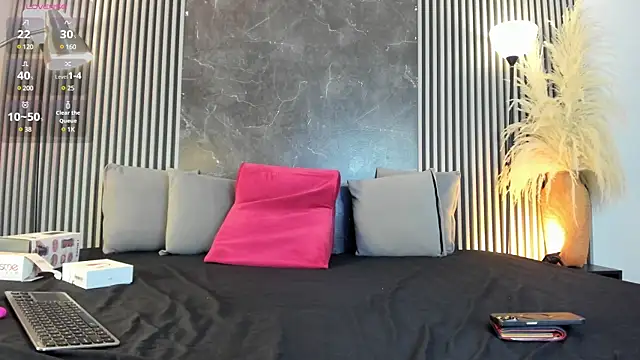 Snapshot of Duriel_ chatting on 03.08.25 Duriel  online show from 03.08.25