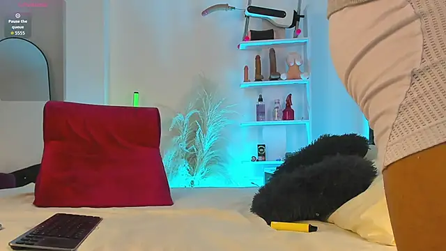 Snapshot of Duriel_ chatting on 09.09.25 Duriel  online show from 09.09.25