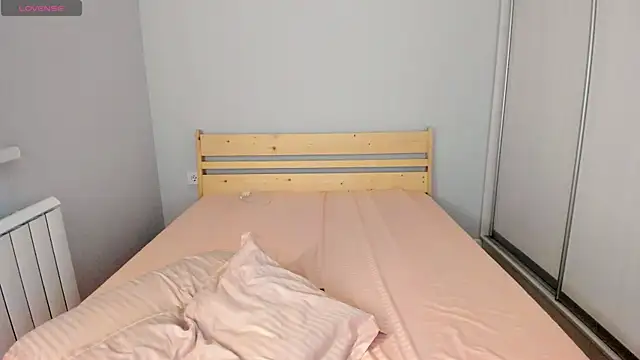 Snapshot of dragon_princesss chatting on 02.03.25 dragon princesss online show from 02.03.25